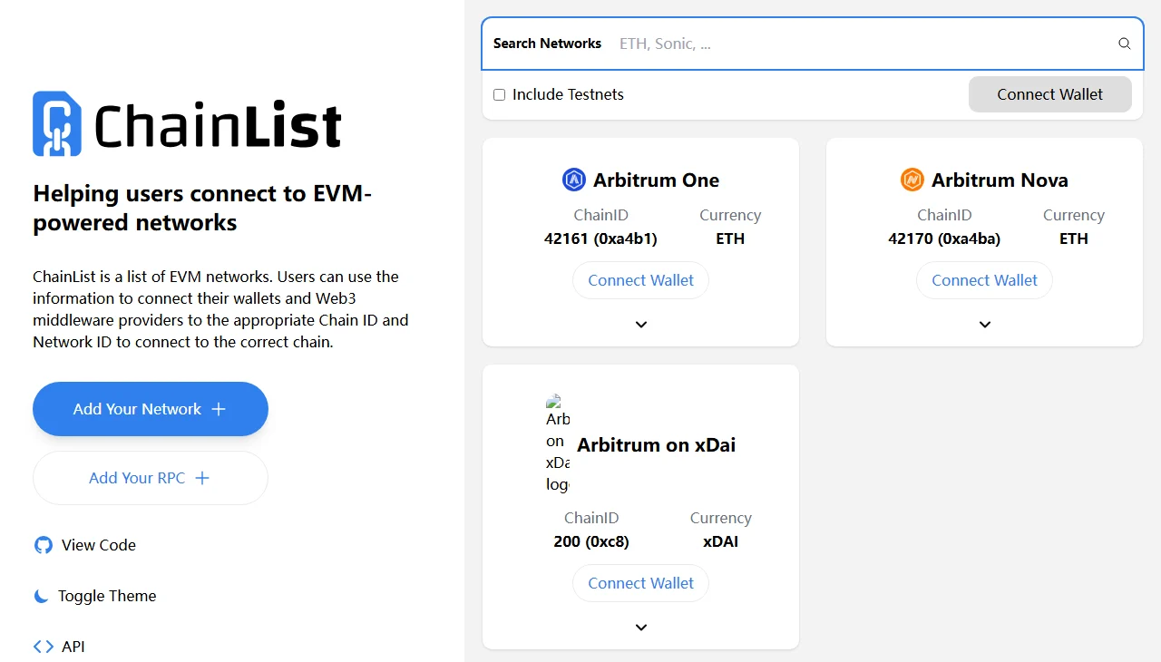 Chainlist 網站搜尋 arbitrum 的結果頁（英文介面），列出 Arbitrum One ChainID 42161、Arbitrum Nova ChainID 42170 與 Arbitrum on xDai ChainID 200，原生幣欄位分別為 ETH、ETH、xDAI
